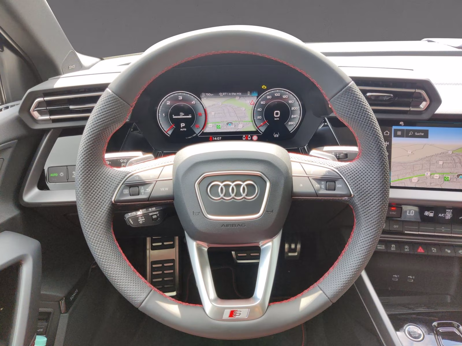 Audi A3 Sportback 35 TDI S line MATRIX Pano STHZG 19"