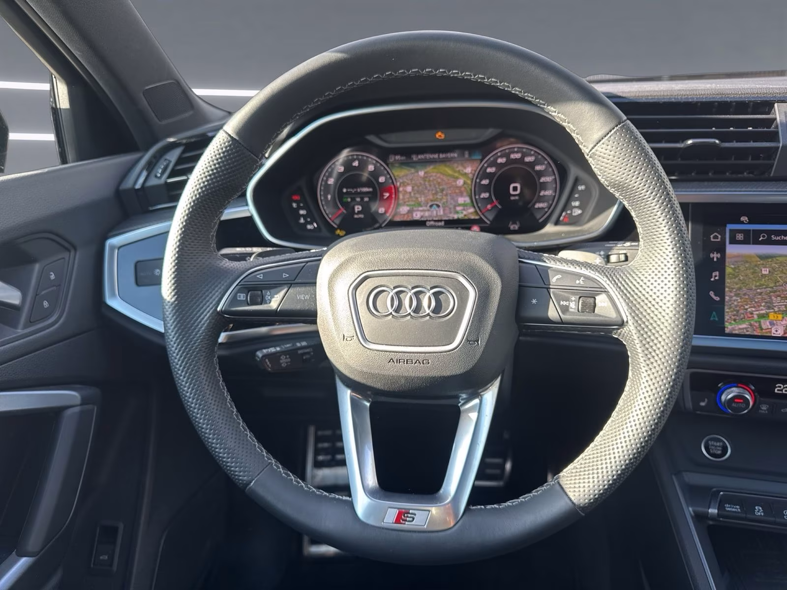 Audi Q3 Sportback 45 TFSI qu S line MATRIX AHK PANO