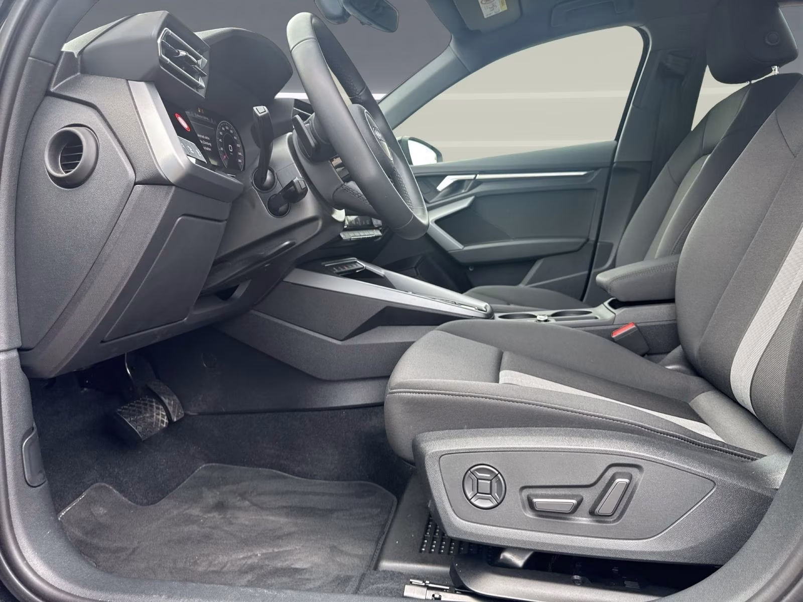 Audi A3 Sportback 30 TFSI LED PDC+ Navi+ Virt SHZ 16"