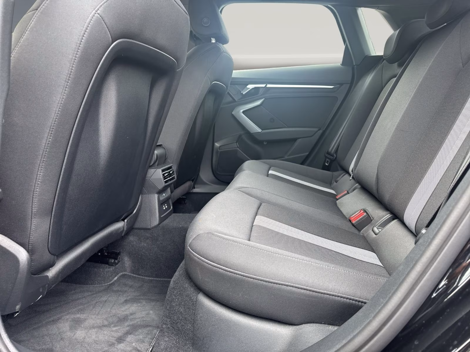Audi A3 Sportback 30 TFSI LED PDC+ Navi+ Virt SHZ 16"