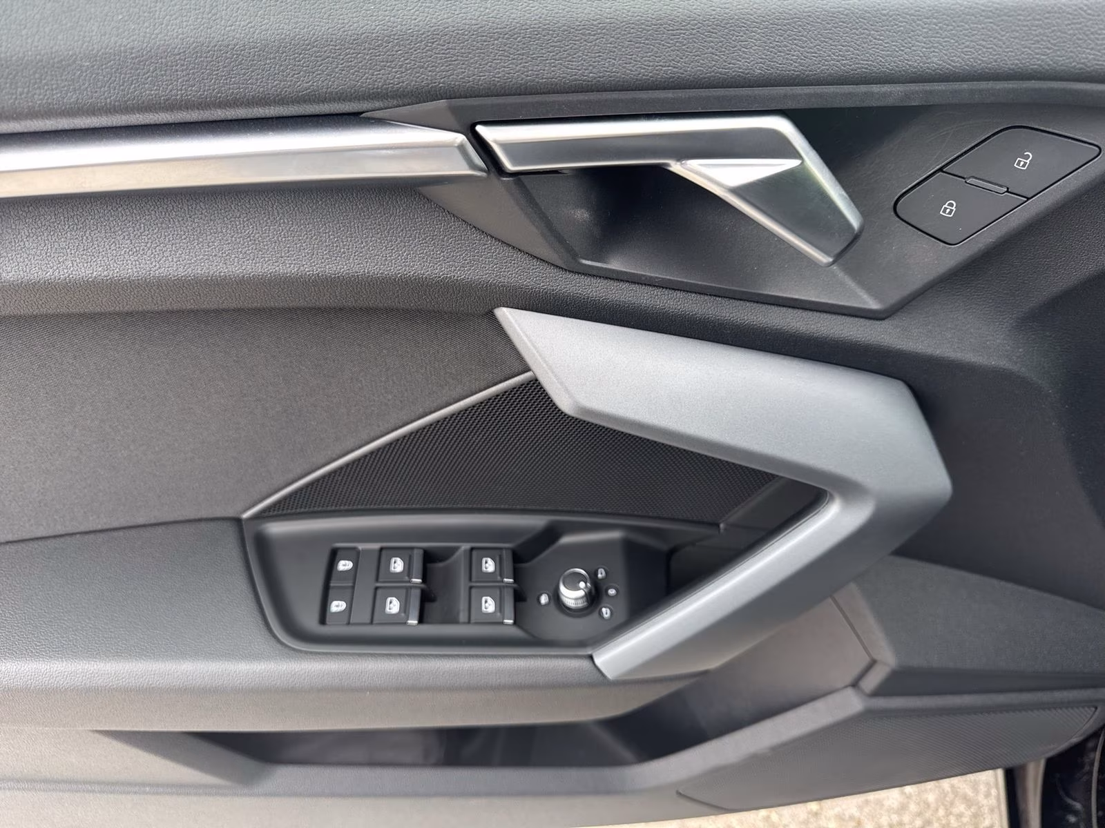 Audi A3 Sportback 30 TFSI LED PDC+ Navi+ Virt SHZ 16"
