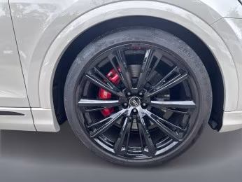 Audi SQ8 TFSI tiptronic competition HD-MATRIX AHK 23"