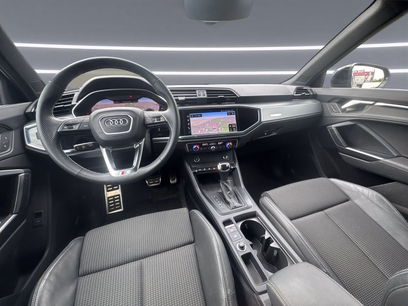 Audi Q3 35 TDI S line AHK LED Kam ACC PDC+ Navi+ 19"