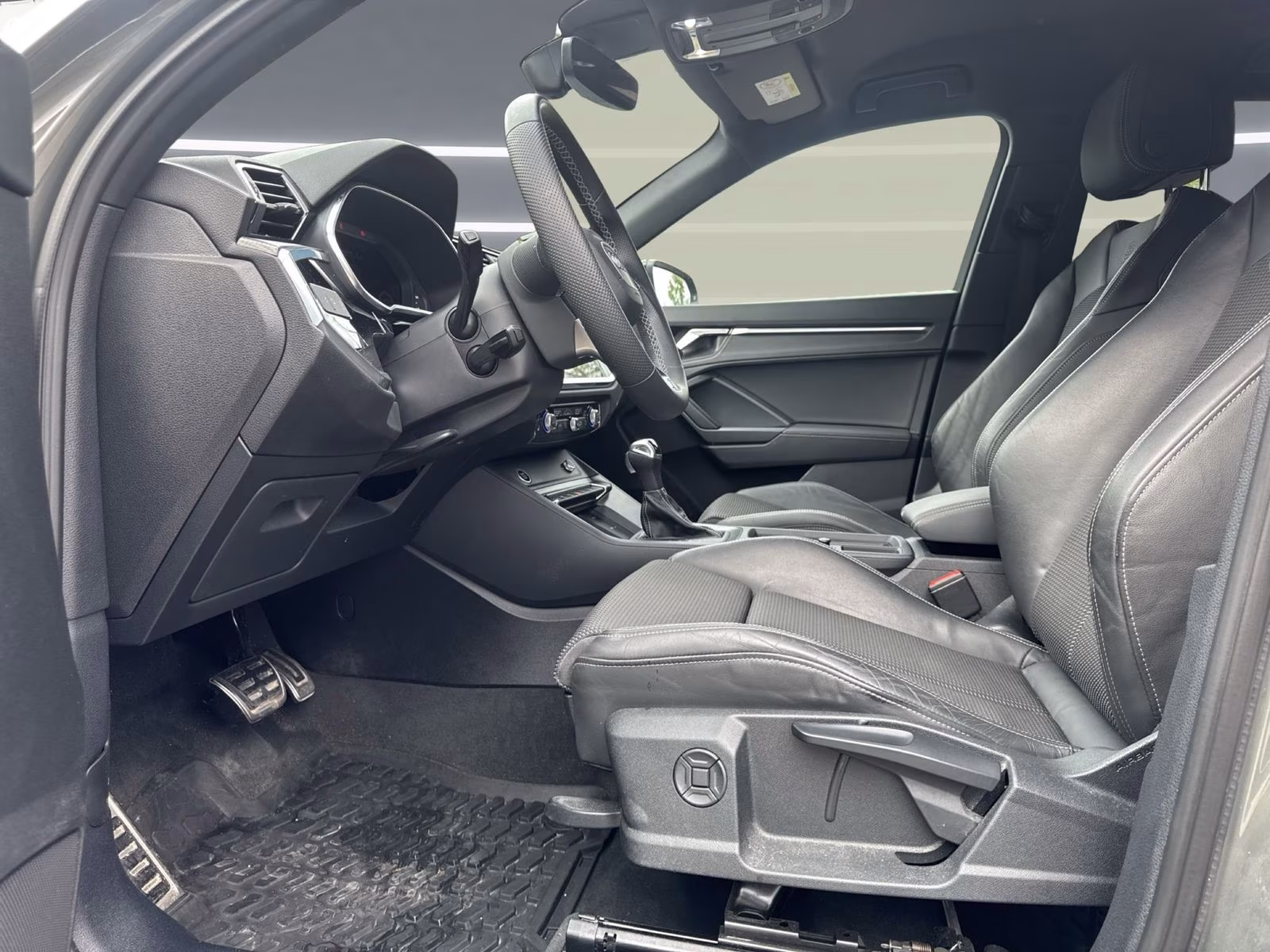 Audi Q3 35 TDI S line AHK LED Kam ACC PDC+ Navi+ 19"