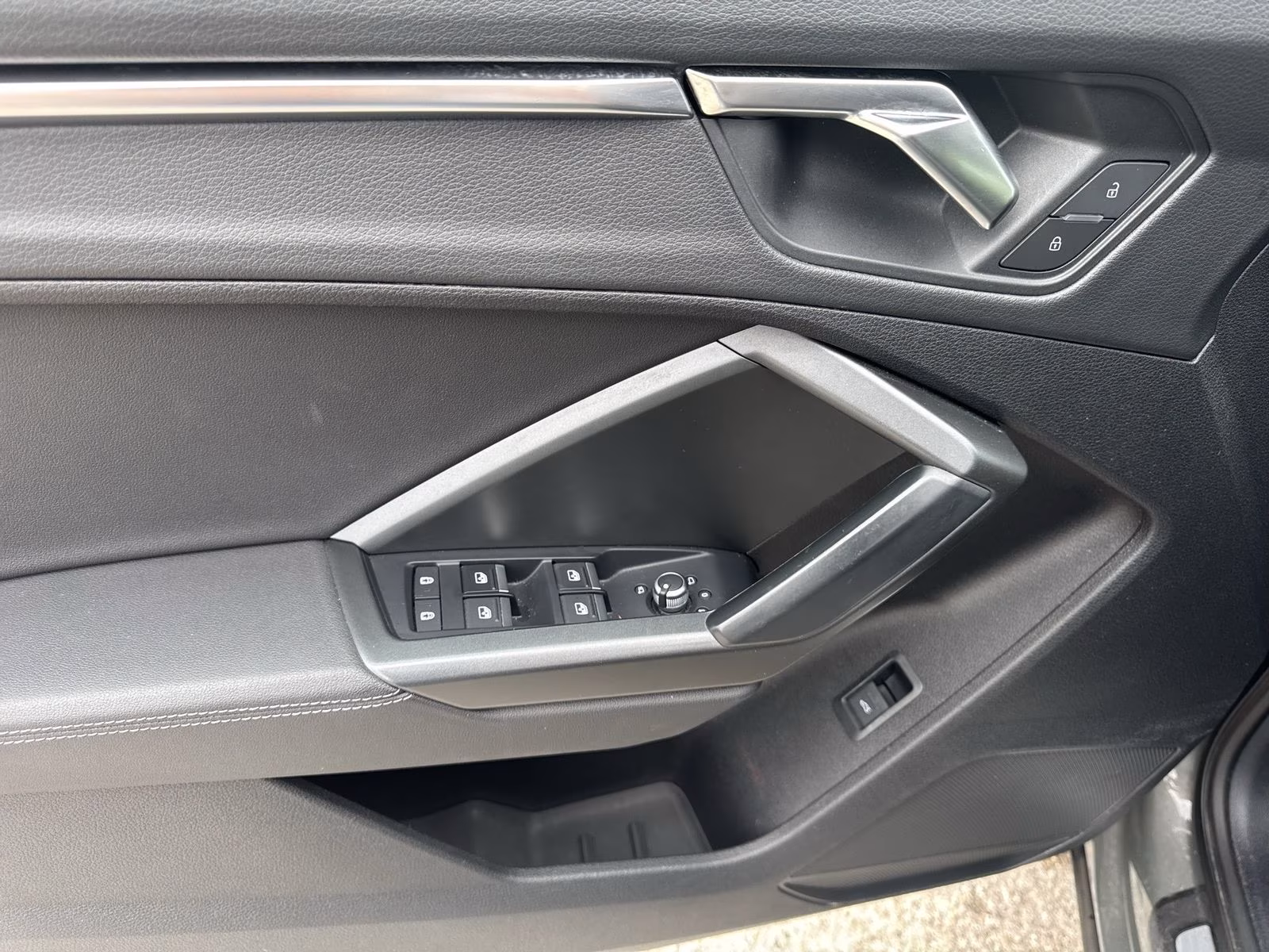 Audi Q3 35 TDI S line AHK LED Kam ACC PDC+ Navi+ 19"