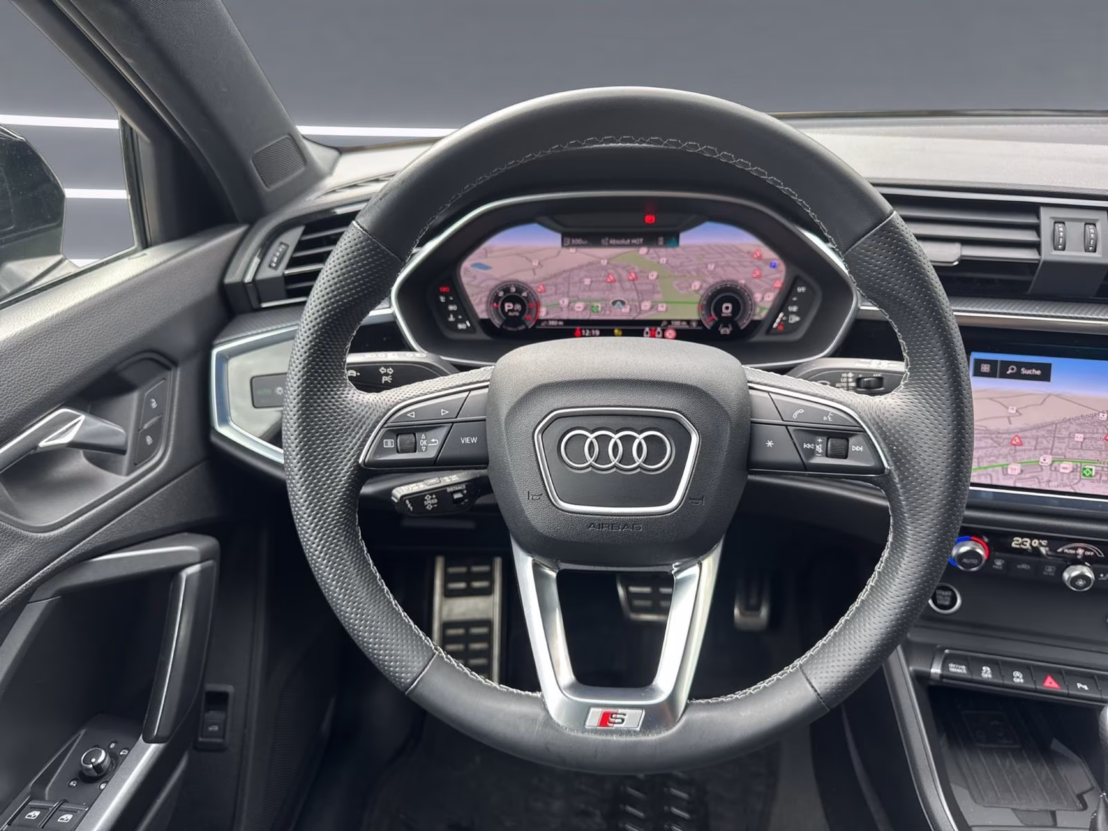 Audi Q3 35 TDI S line AHK LED Kam ACC PDC+ Navi+ 19"