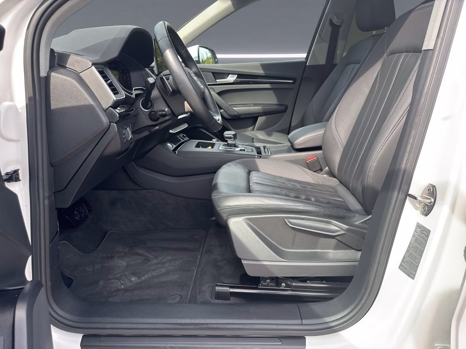 Audi Q5 50 TDI qu AHK PANO Kam PDC+ Navi+ Virtual 17"
