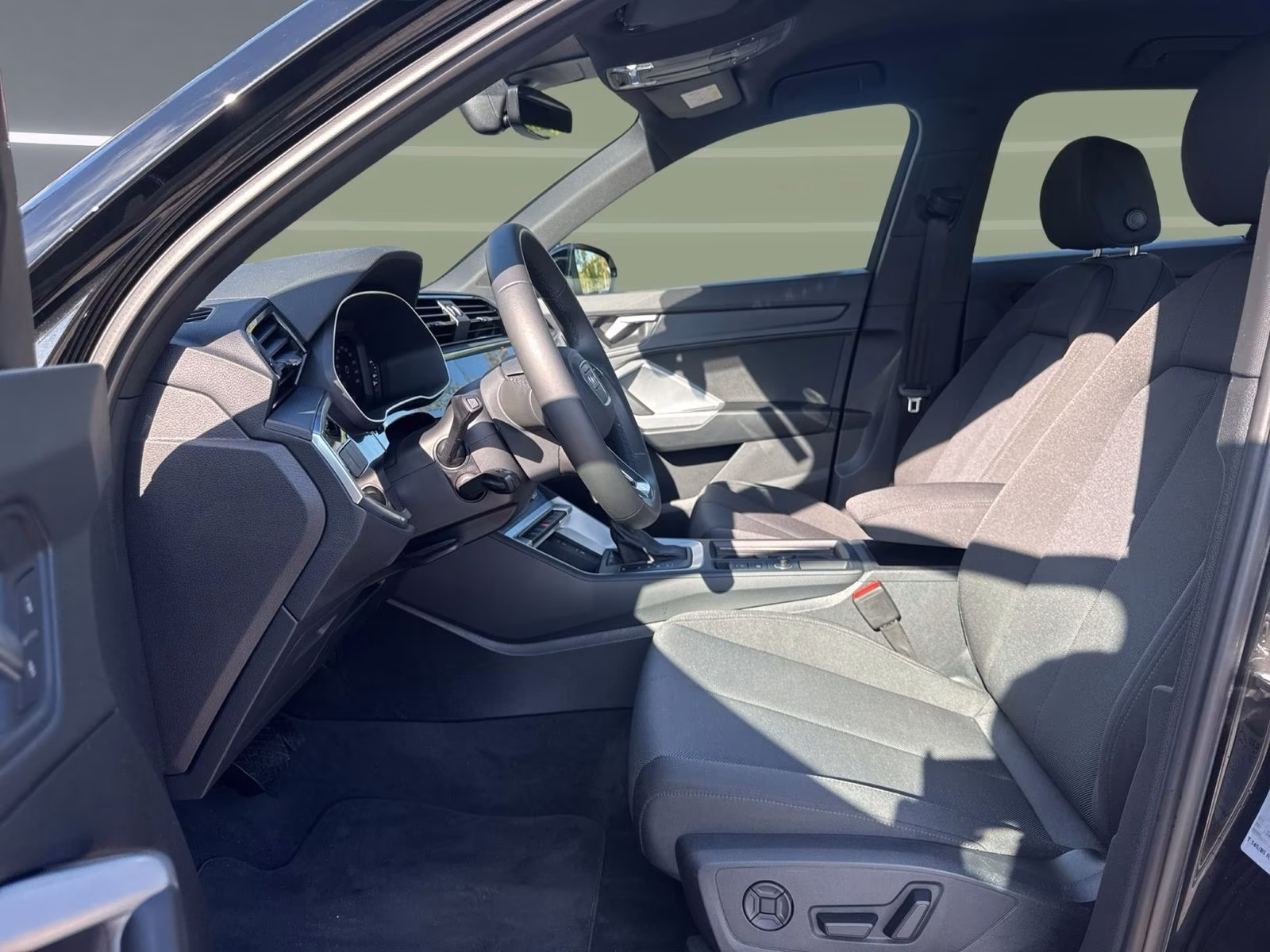 Audi Q3 40 TFSI qu S line Kam Memory Navi+ PDC+ 18"