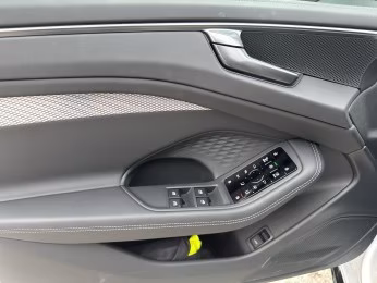 Audi A6 Avant TFSI S line edition one Tech pro MATRIX