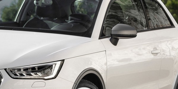 Audi Original Zubehör > Audi Nachrüstlösungen: Standheizung, Head-up  Display, Fernlicht, Parkassistent, Drive select, Bluetooth,  Licht-/Regensensor, Geschwindigkeitsregelanlage