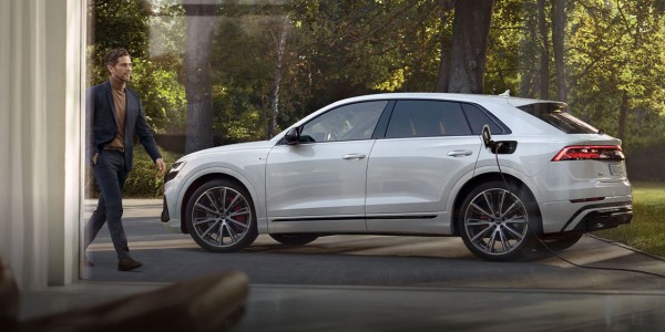 Jetzt Audi Q8 55 TFSI e* für 459,-/Monat leasen!